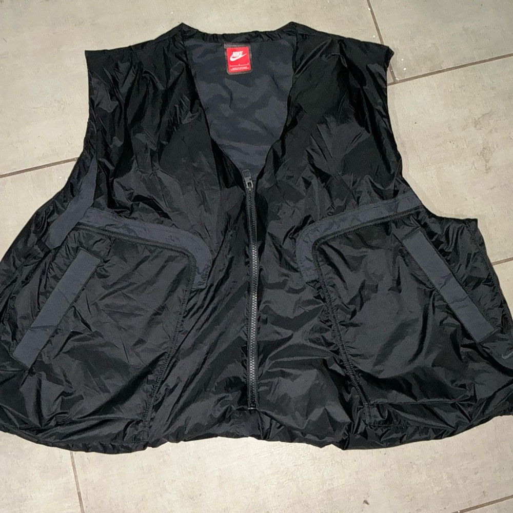 Nike tech vest brand new size L